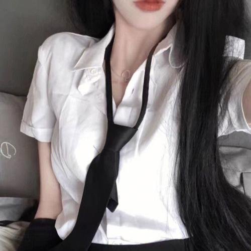 学校大屠杀封面